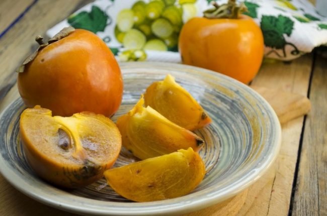 Il-caco-e-la-sua-buccia-sono-tutti-da-mangiare_articleimage